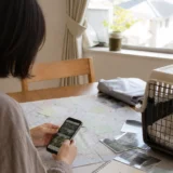 捜索情報を整理する飼い主